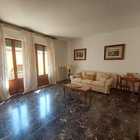 Chiesa Apartamento *